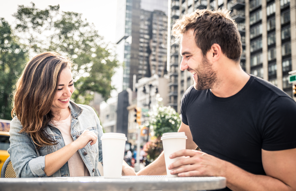 Warum jeder Dating Cafe mal ausprobieren sollte: Erfahrungsberichte aus erster Hand